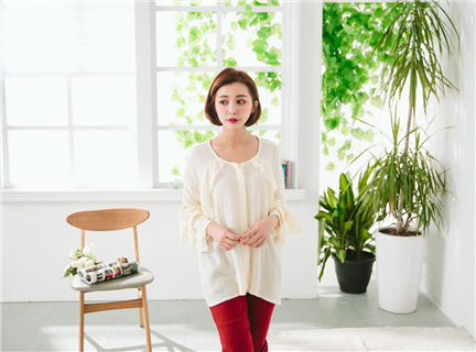 AA200荷葉裝飾袖T 米白