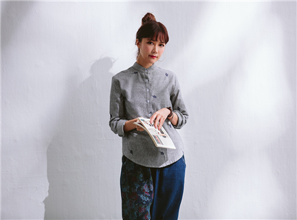 立領小葉刺繡文藝清新百搭寬鬆長袖棉質灰襯衫